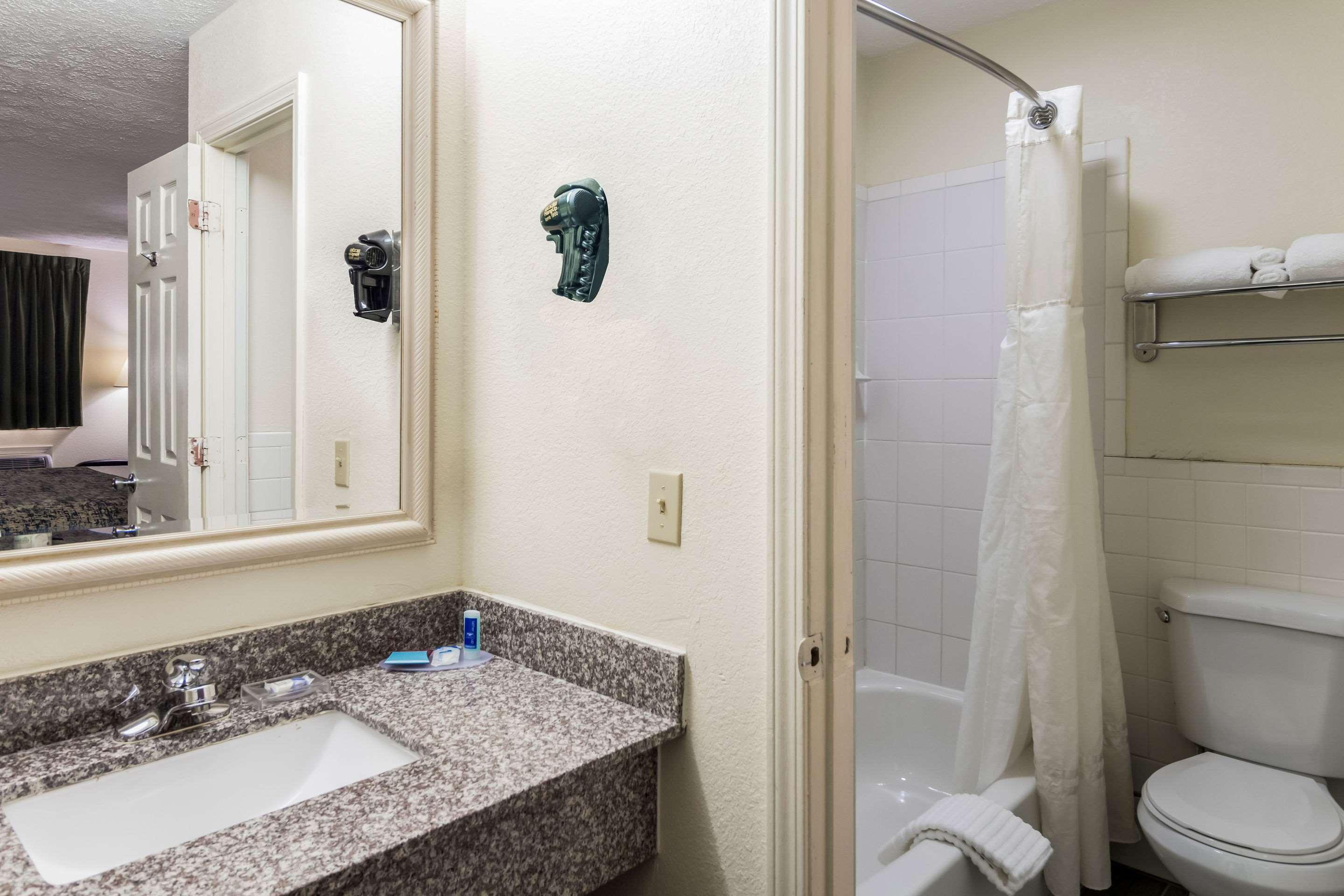 Rodeway Inn Cadiz Zewnętrze zdjęcie